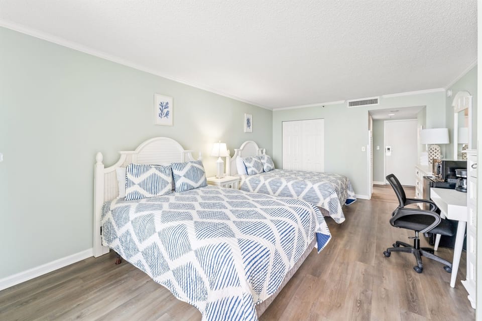 Bedroom - Double Queen Beds