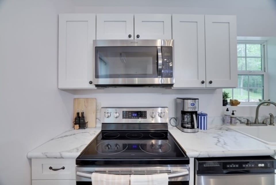 Microwave & Stove