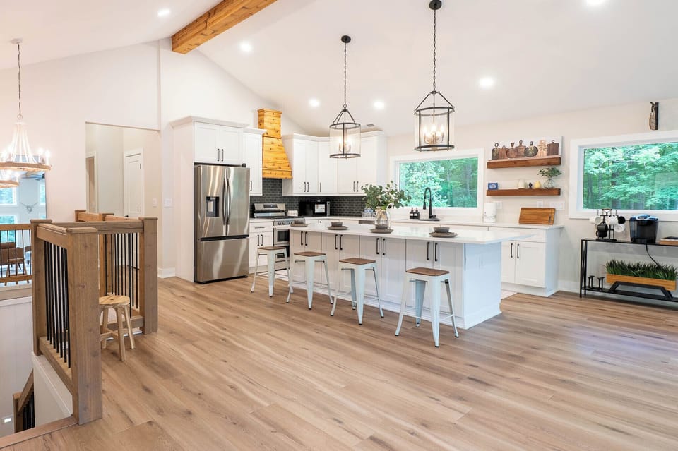 Cook, mash, slice, sip—kitchen stocked with tools, cutlery, and drinks!