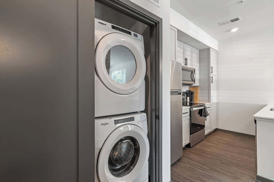 In-unit washer/dryer