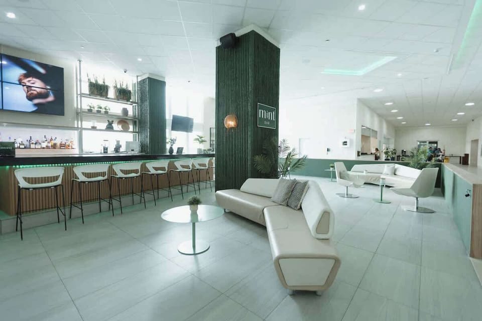 Bar in the Lobby