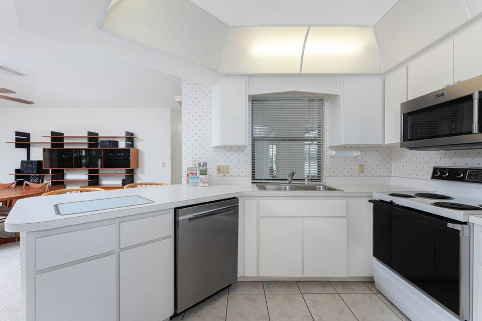 Fully Stocked Kitchen