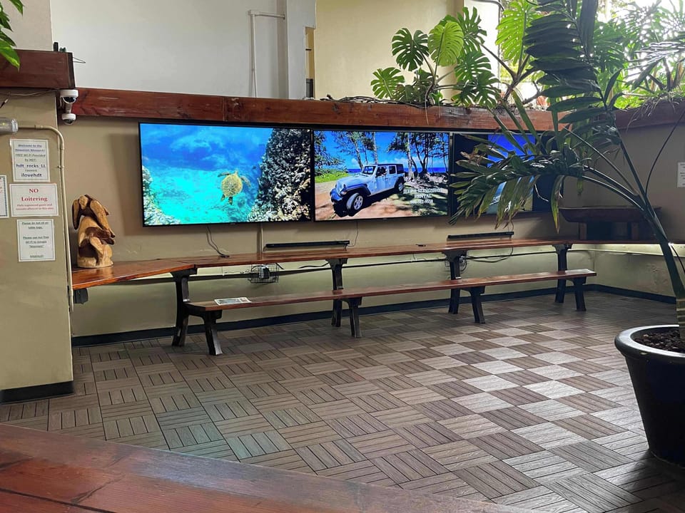 Courtyard with desks, free WIFI at lowerlobby