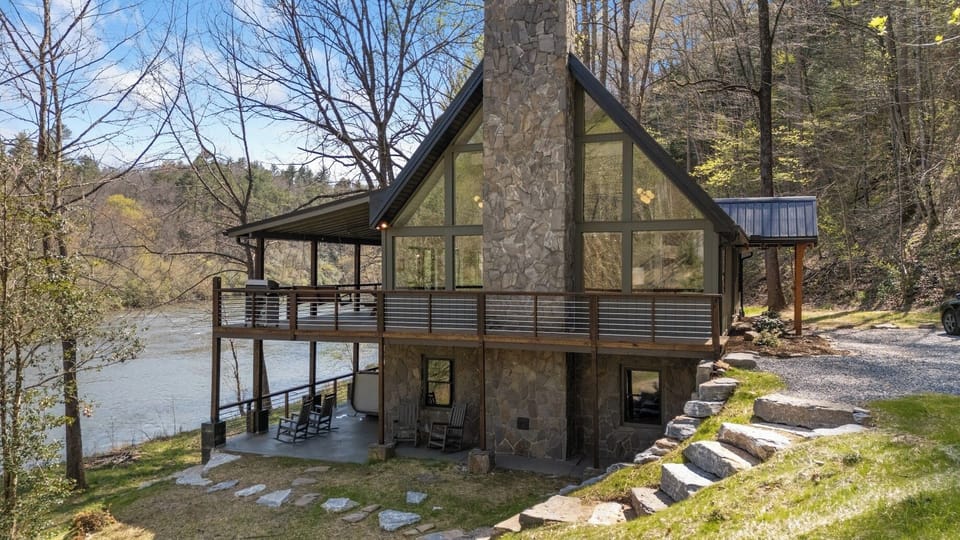Beautiful river house with a spectacular view of the Little Tennessee River!