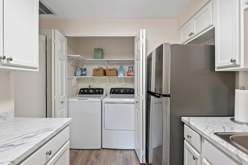 In-unit washer and dryer make longer stays (or kid spills) easy and stress-free.