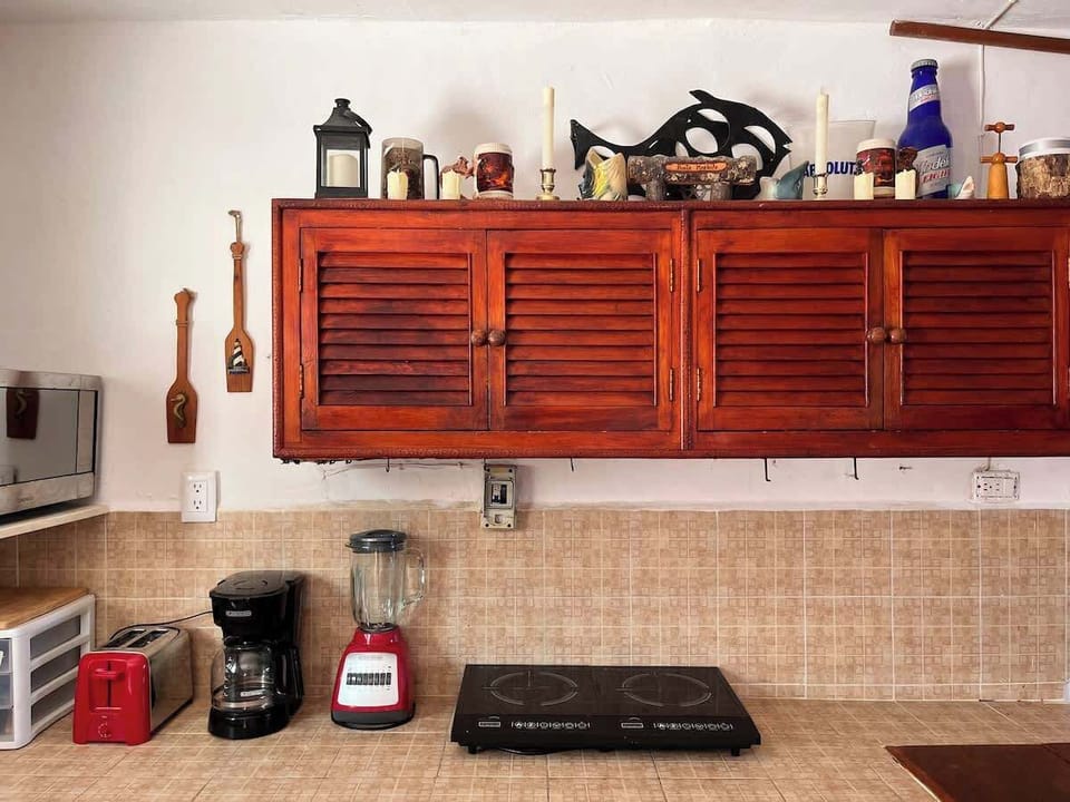 Microondas, tostadora, cafetera, licuadora, parrilla eléctrica y más...
