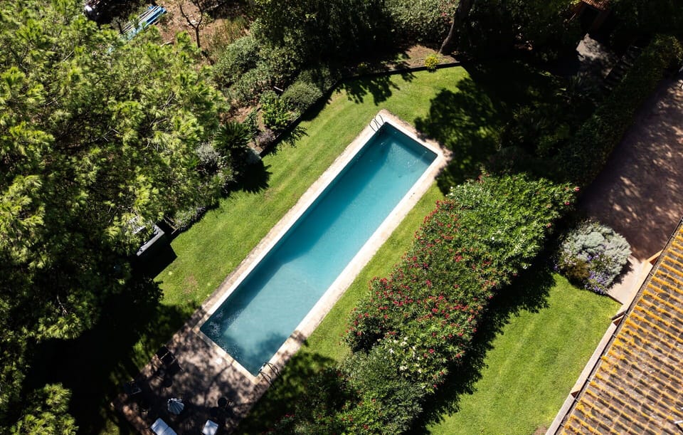 Amenities, Balcony / Terrace / Patio, Building Exterior, Facilities, Garden, Outdoor, Pool, Room Detail, Spring, Summer