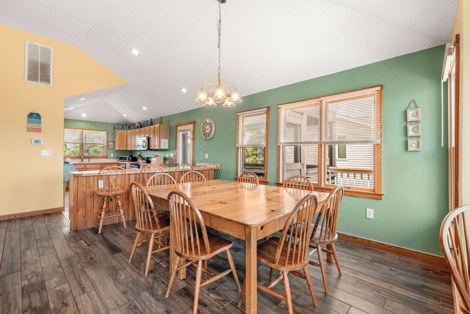OSK15: Beach Therapy | Top Level Dining Area