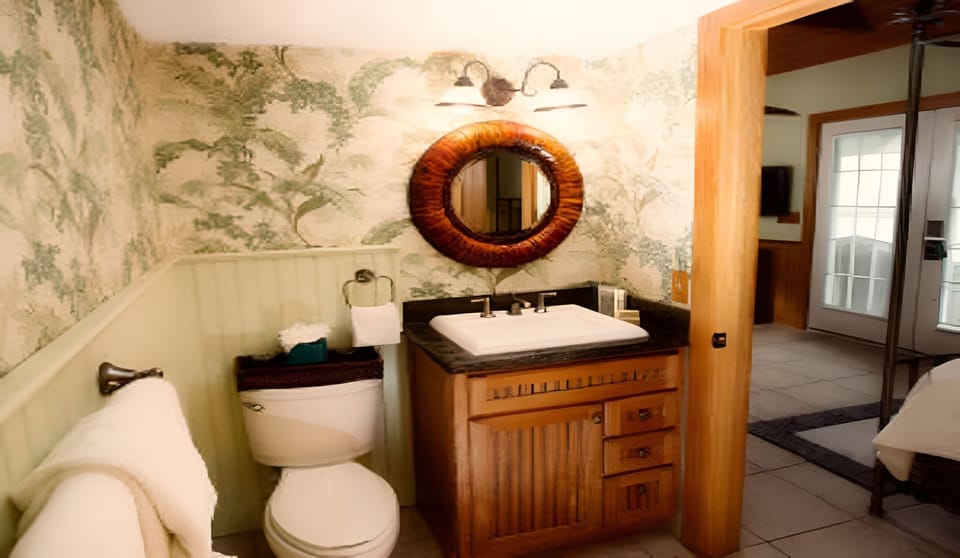 Freshen up easily with a convenient ensuite half-bath.