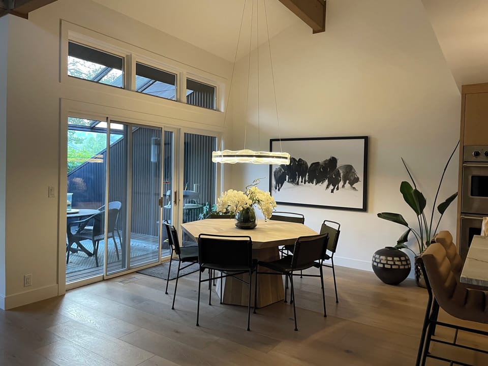 Main Level Dining Area