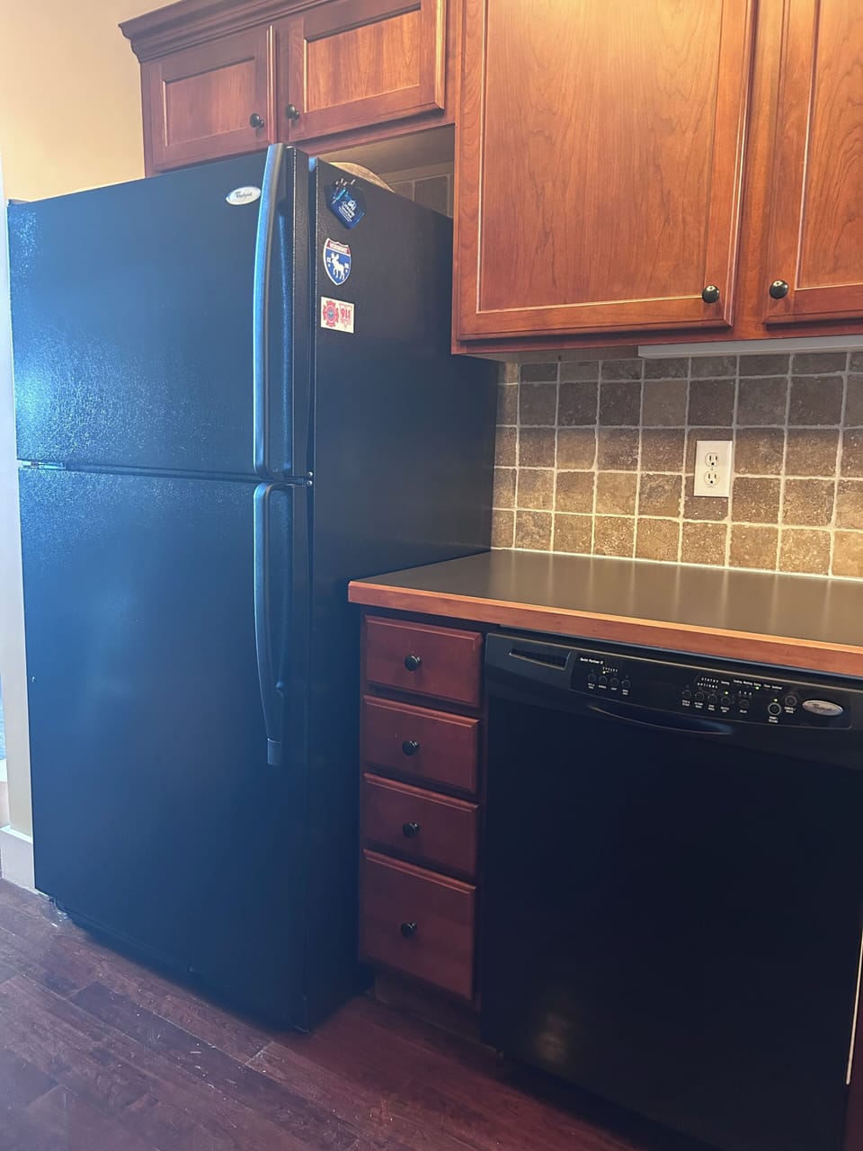 Full size refrigerator/freezer