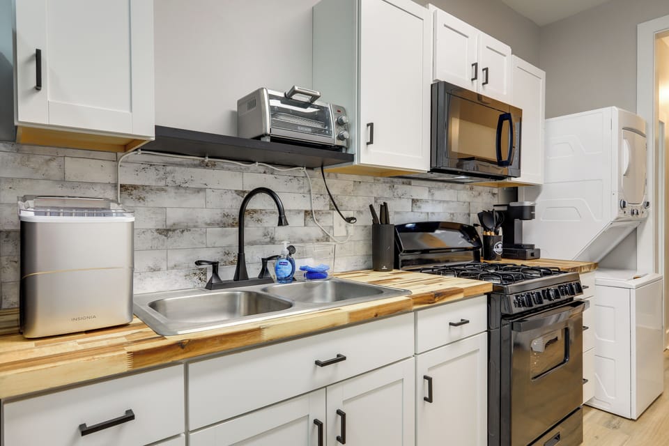 Kitchen | Cooking Basics | Keurig Coffee Maker | Microwave | Toaster Oven