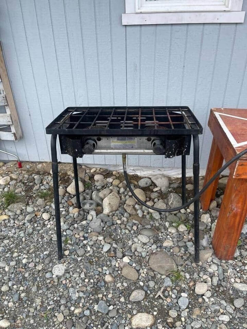 Propane grill (must bring own propane tank) or extra charge for tank delivery. 