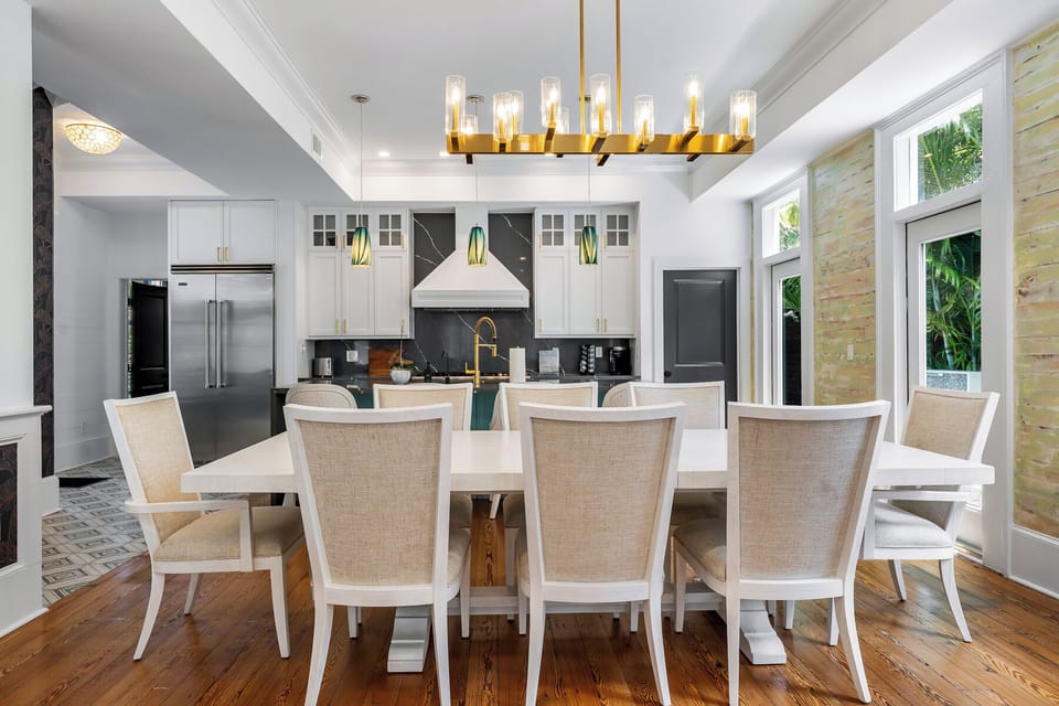 DINING / KITCHEN