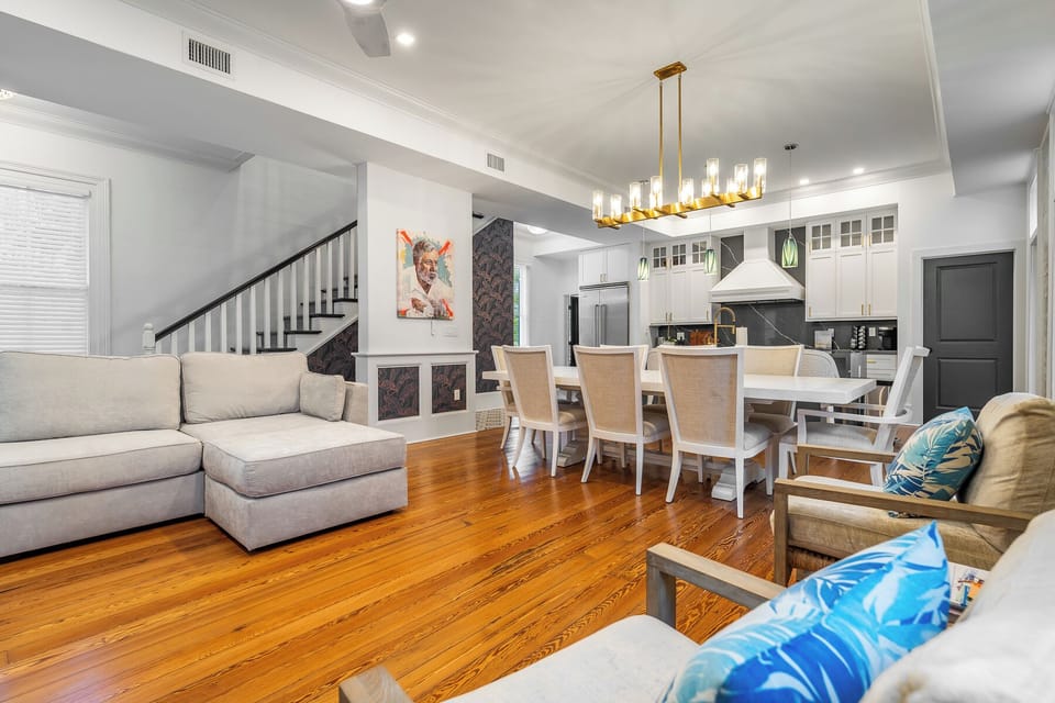 DINING / KITCHEN