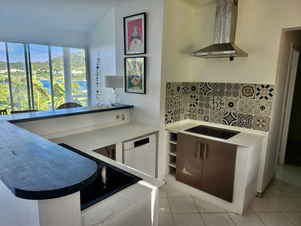 Unit #1: Kitchen with coffee maker, blender, toaster, kettle & dishwasher