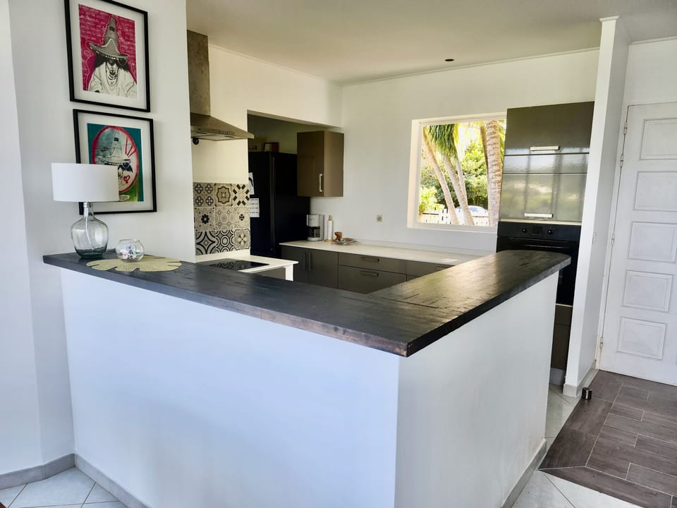 Unit #1: Kitchen with coffee maker, blender, toaster, kettle & dishwasher