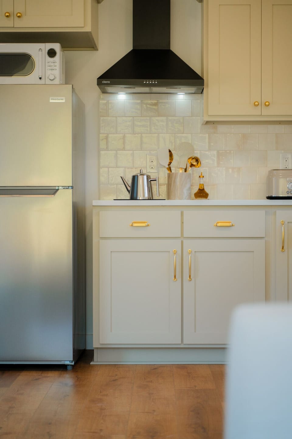 We do not have a full sized oven at this cabin, but offer a counter Our Place mini oven, microwave, induction cooktop, electric griddle, and crockpot.