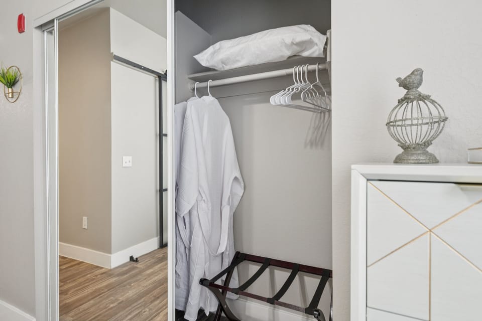 Furniture, Indoors, Room, Bed, Floor