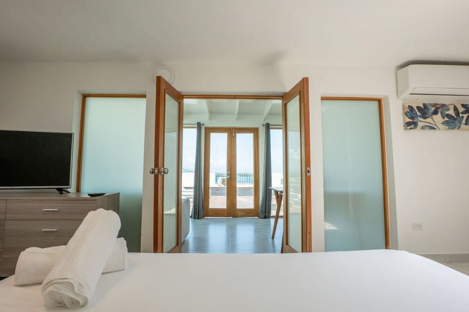 Wake up to ocean views. Your San Juan escape begins here.