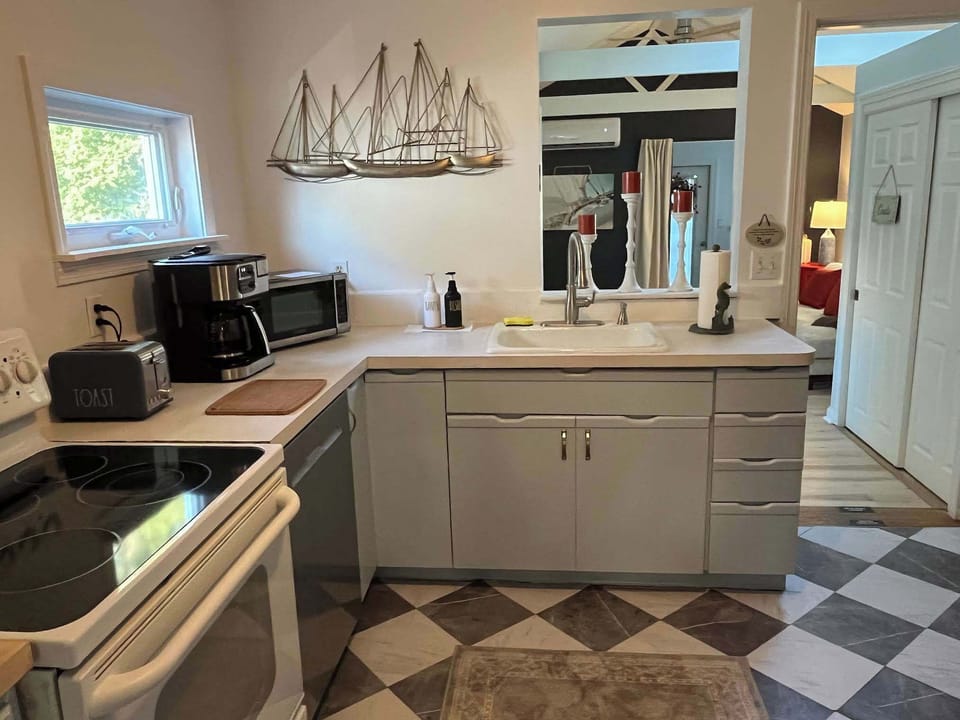 Galley/Kitchen