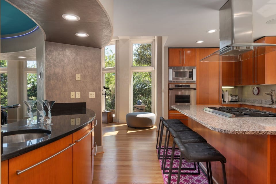 CC56: Anchor Away | ML Kitchen - Island Seating for 4