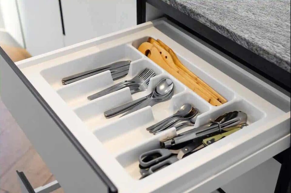 full kitchen 