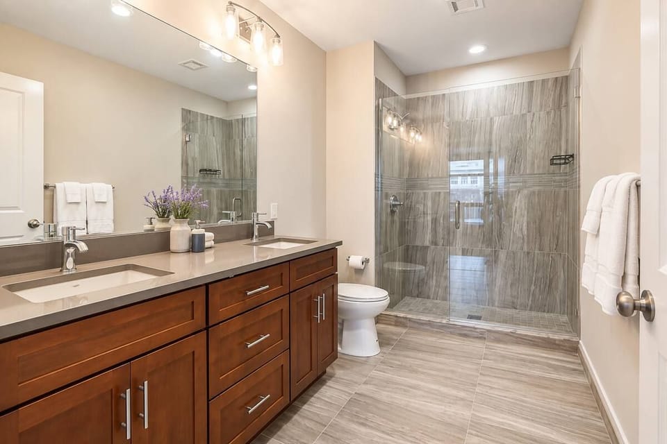 Terminal Tower - Spacious! RnRHoF, Casino, Stadium Apartment in Cleveland Heights
