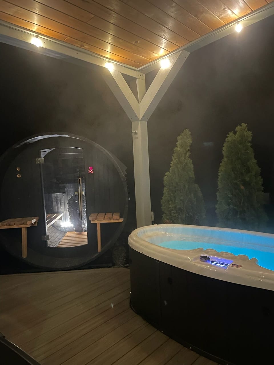 Outdoor spa tub