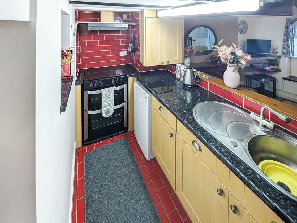 Kitchen area | Wee Cottage, Paignton