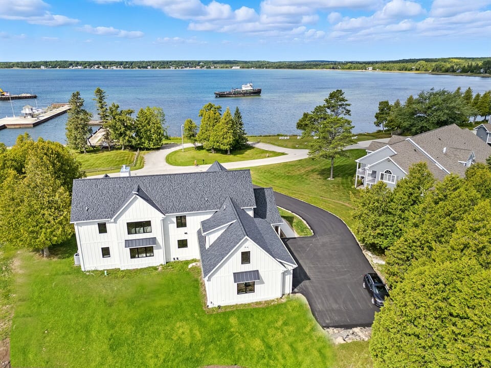 Gorgeous new Build in Baileys Harbor