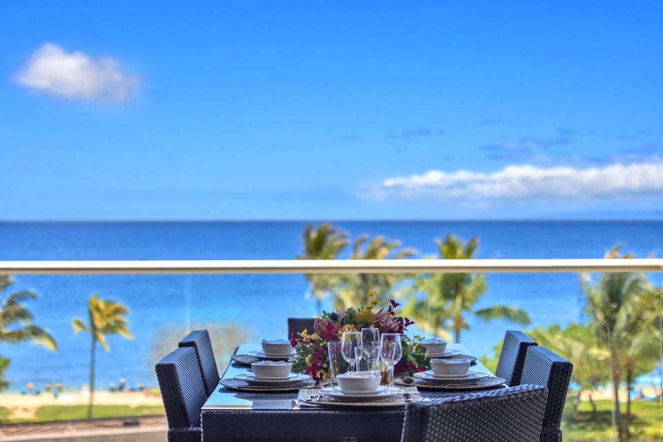 HKH-550 Balcony table set for a tropical meal with the ocean views
