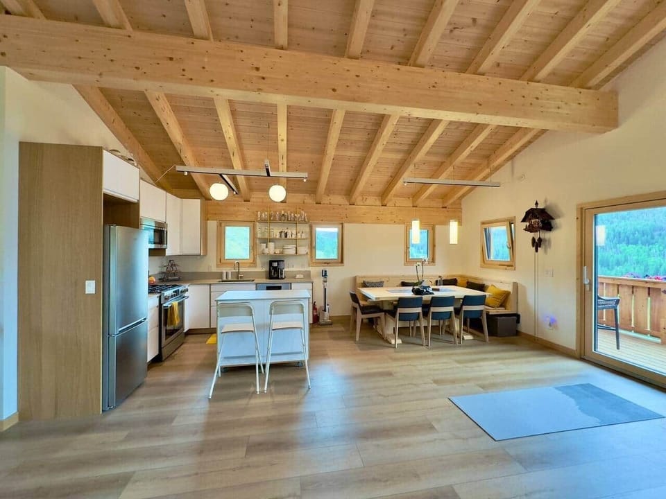 Upper Level Kitchen & Dining