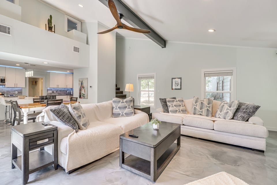 Bastrop Vacation Rental | 2BR | 2BA | 2,236 Sq Ft | Steps Required