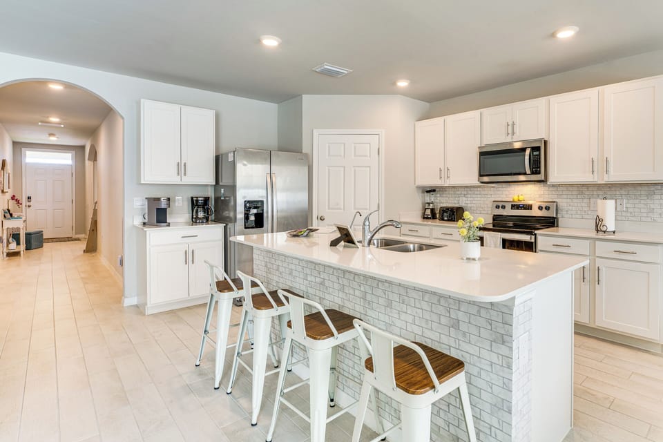Kitchen | Drip & Keurig Coffee Makers | Dishwasher | Cooking Basics