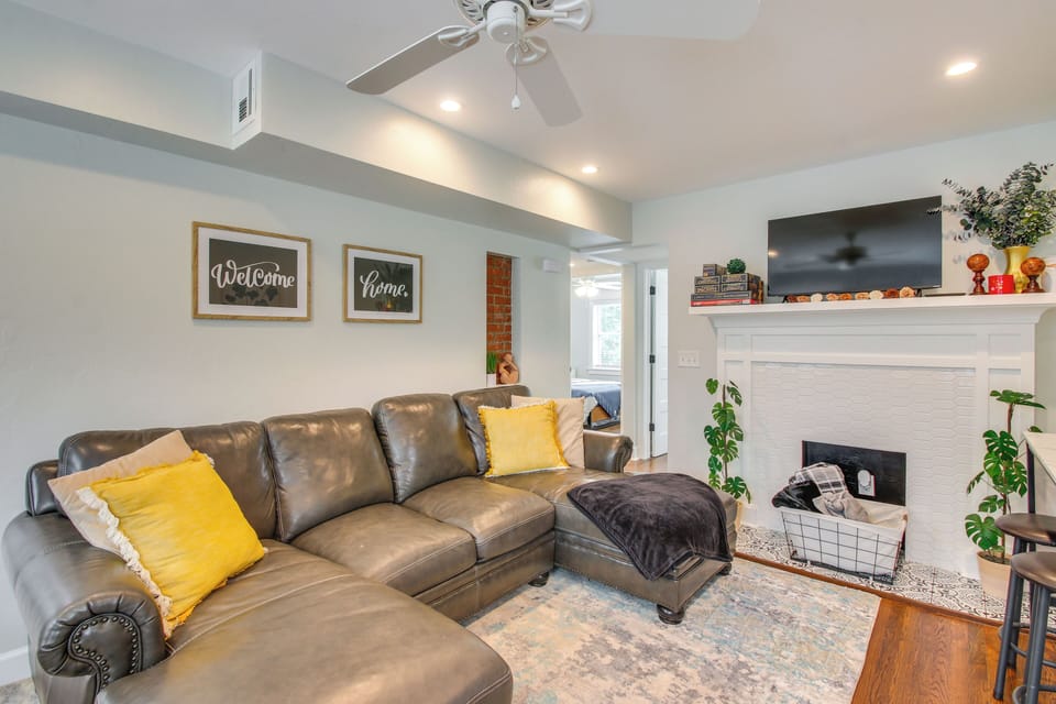 Oklahoma City Vacation Rental | 2BR | 1BA | 1,000 Sq Ft | 4 Steps to Access