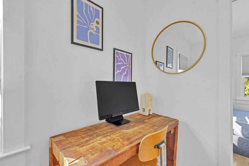 Enjoy a practical and comfortable workspace designed for remote work or study. 