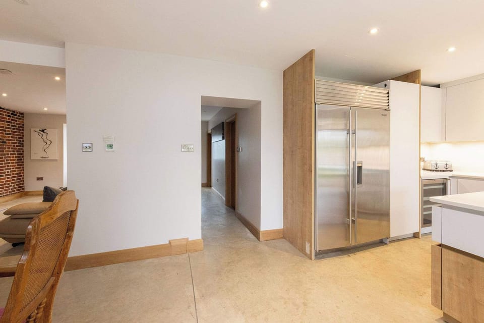 American style fridge/freezer, wine fridge and toaster are a few of the amenities to enjoy!