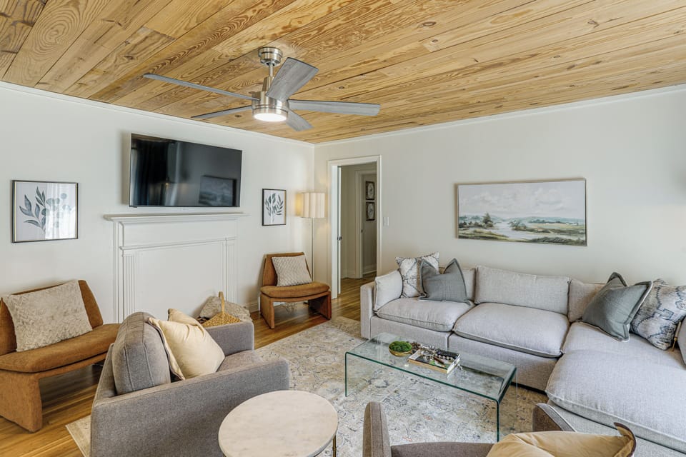 Oxford Vacation Rental | 4BR | 2.5BA | 2,041 Sq Ft | 2 Steps Required