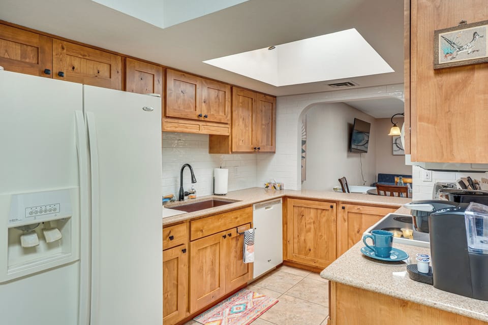 Kitchen | Stove/Oven | Microwave | Toaster Oven