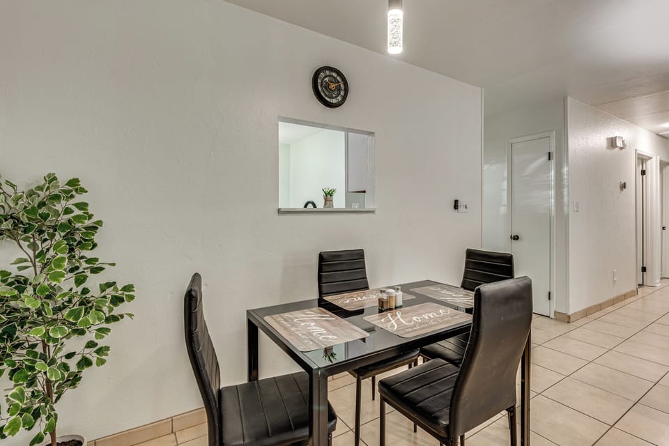 Dining Area | Dishware/Flatware