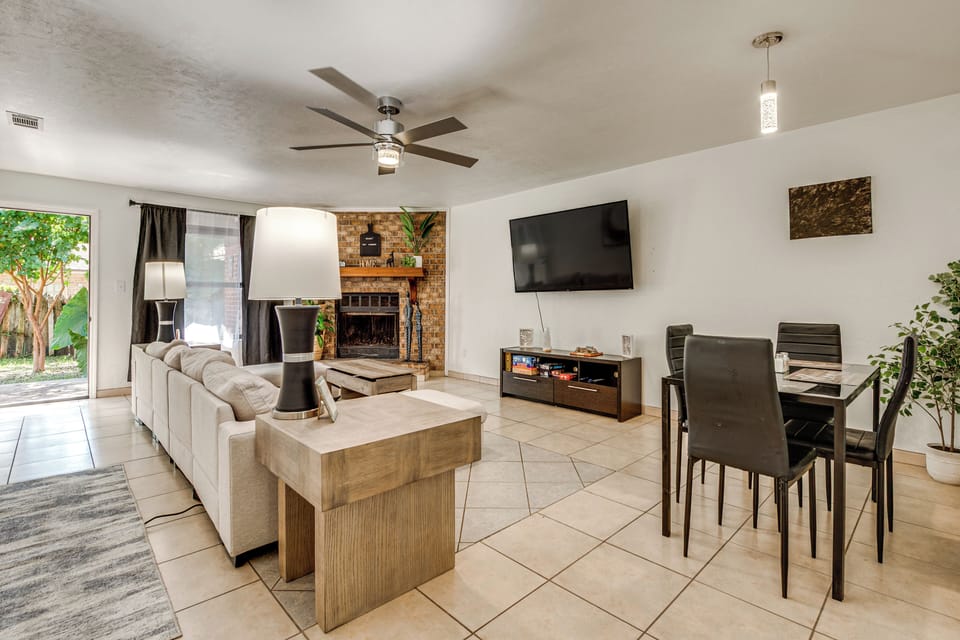 Tallahassee Vacation Rental | 3BR | 2BA | 1,308 Sq Ft | 1 Step Required