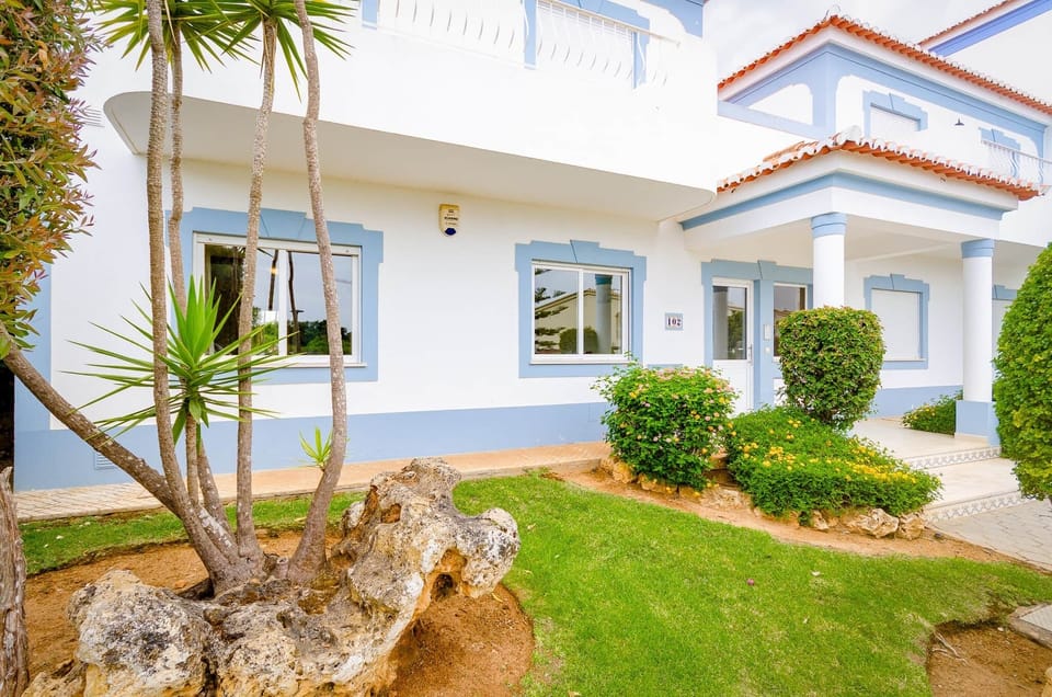 AT38 Exterior