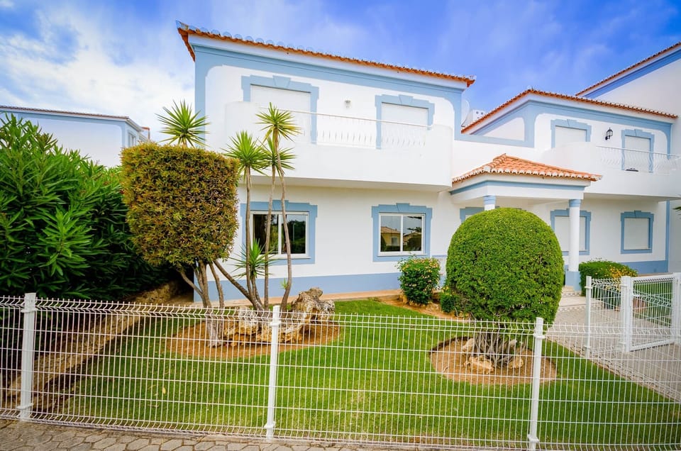AT38 Exterior