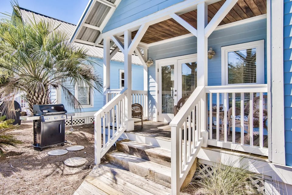 Coastal Charm Ready to Greet You! 