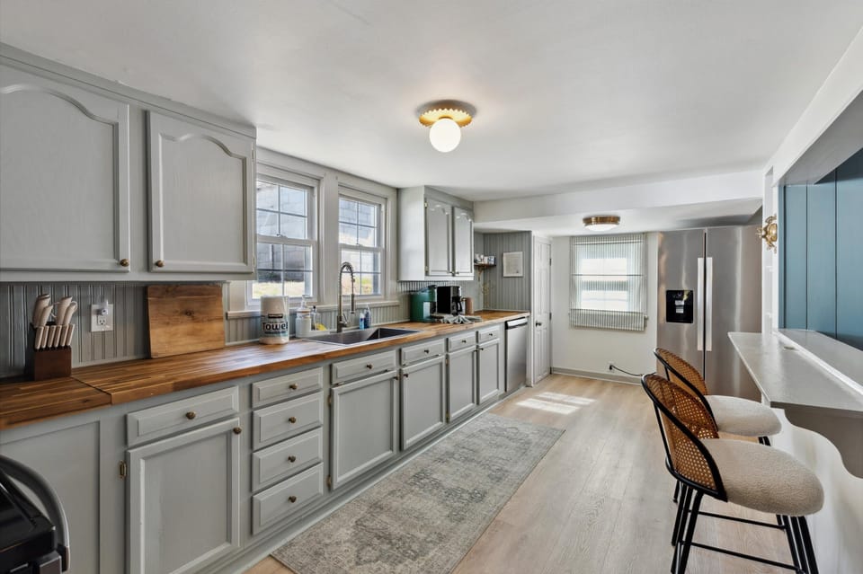 Fully equipped with everything you need to cook at home