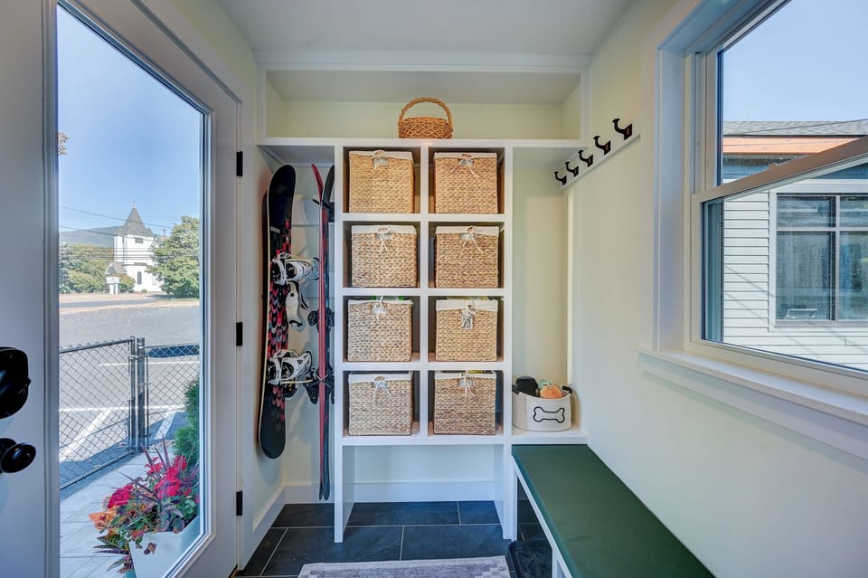 Large mudroom to stash all your gear