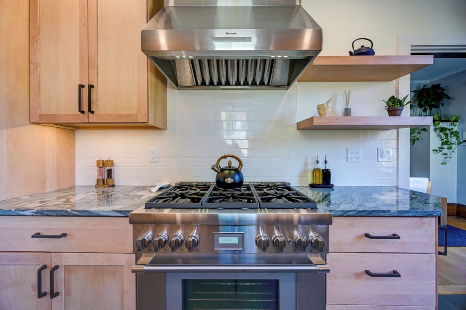 Thermador 6-burner gas stove - cook for a crowd!
