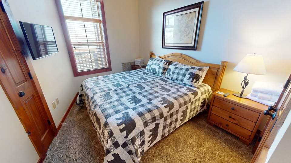 Indoors, Lamp, Bed, Furniture, Table Lamp
