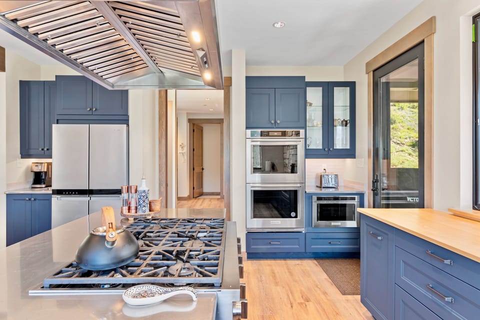 Indoors, Kitchen, Cooktop, Appliance, Microwave